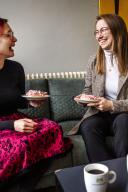 Appeltjes van Oranje Vriendendiensten vrouwen